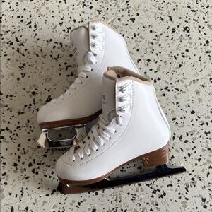 JACKSON Mystique White Girls' Ice Skates with Brown Heel Accent